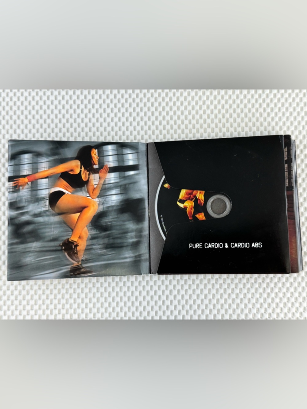 Beachbody Insanity Ultimate Cardio 10 Disc Complete Workout DVD Set - Picture 9 of 17